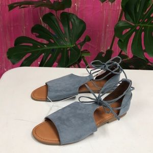 NWT blue Aileen sandals by Universal Threads